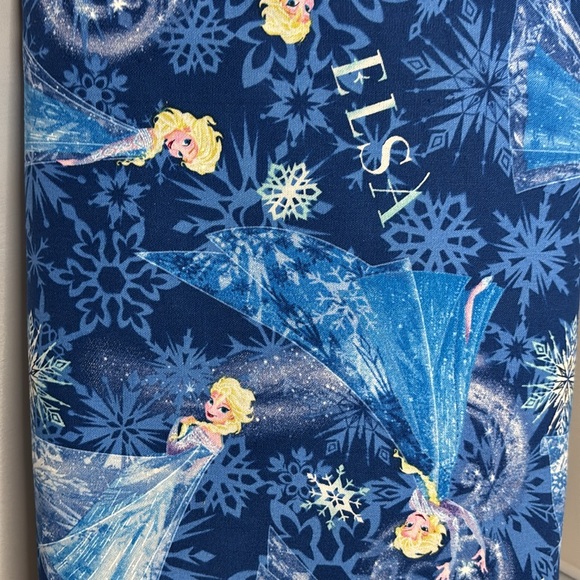 5 Yards Elsa Character Toss Cotton Fabric - Picture 3 of 5